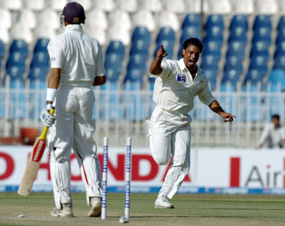 Shoaib Akhtar celebrates after removing VVS Laxman's middle stump, Pakistan v India, 3rd Test, 2nd day, Rawalpindi, April 14, 2004