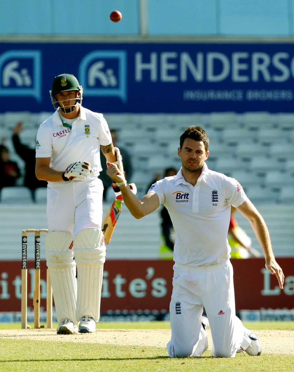 James Anderson caught Dale Steyn off his own bowling