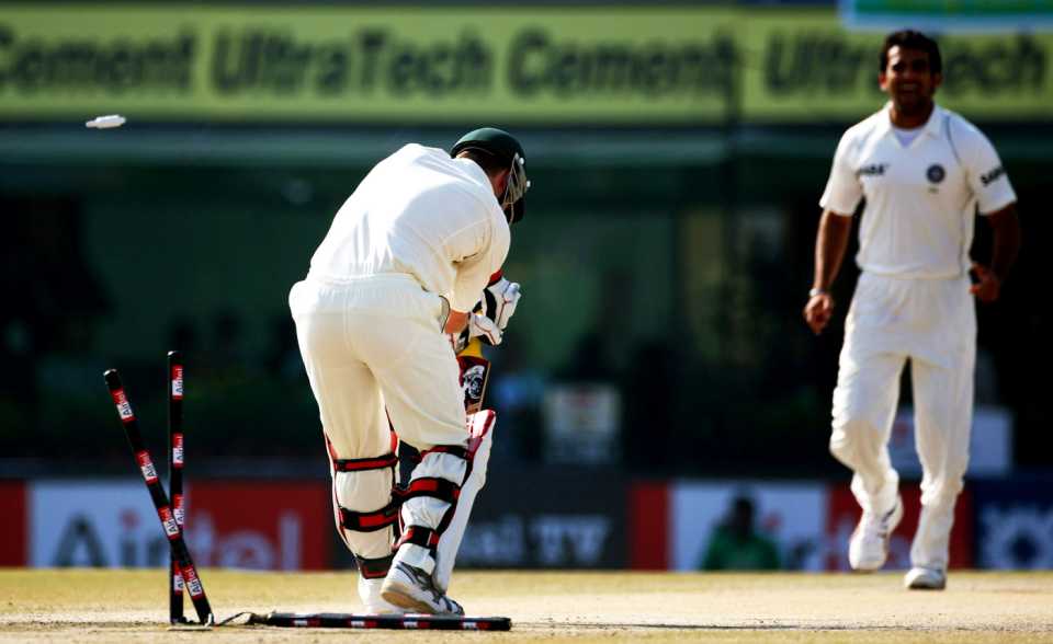 Brad Haddin is bowled by Zaheer Khan, India v Australia, 2nd Test, Mohali, 5th day, October 21, 2008