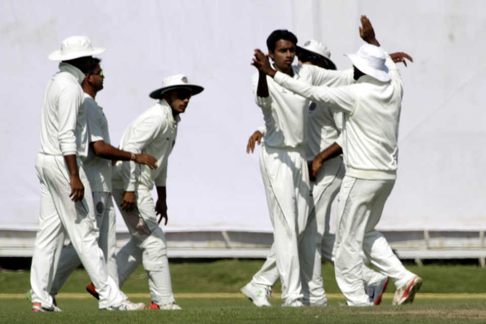 Hyderabad surround CV Milind after he dismisses Paras Dogra for a duck