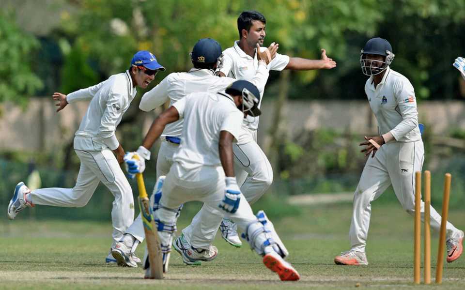 Pragyan Ojha picked up match figures of 11 for 118