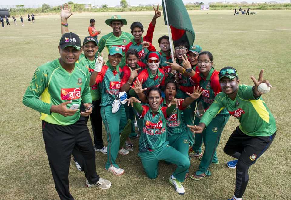 Bangladesh bowled Zimbabwe out for 58 to qualify for the Women's T20 World Cup, Bangladesh v Zimbabwe, 1st semi-final, World T20 qualifier, Bangkok, December 3, 2015 