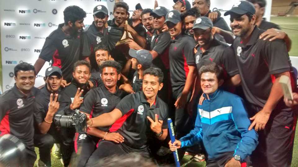 The Gujarat team celebrates its victory