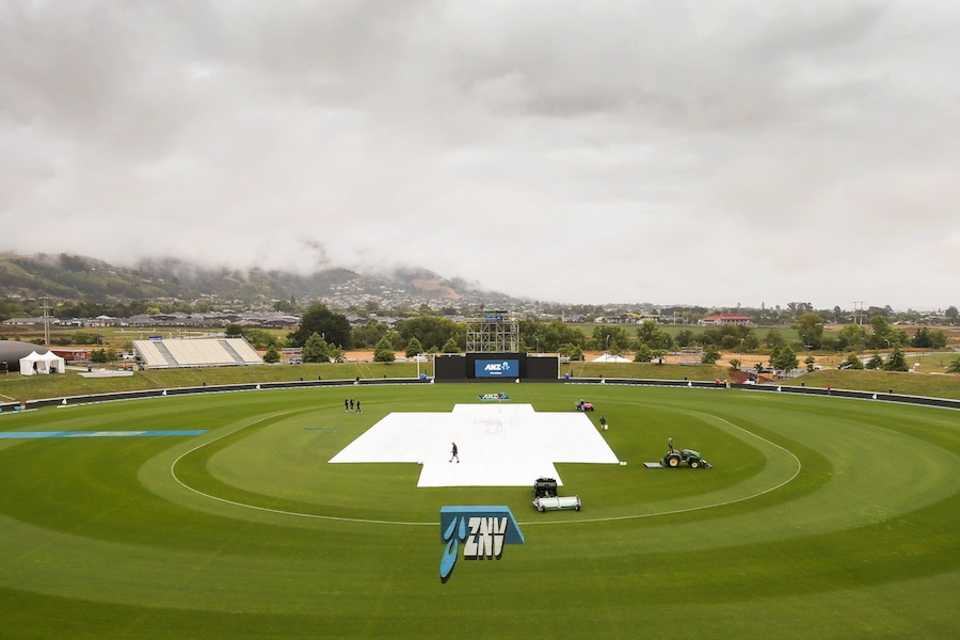The morning was wet at Saxton Oval, New Zealand v Sri Lanka, 4th ODI, Nelson, January 2, 2016