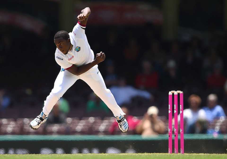 Jerome Taylor bowls, Australia v West Indies, 3rd Test, Sydney, 5th day, January 7, 2016