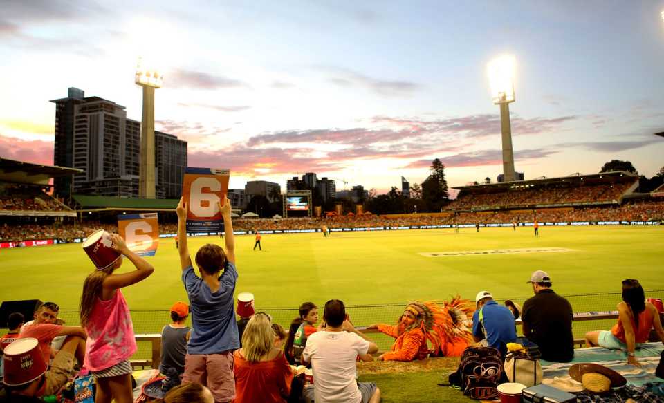 Kids enjoy the day out at the Big Bash, Perth Scorchers v Melbourne Stars, BBL 2015-16, Perth, January 16, 2016