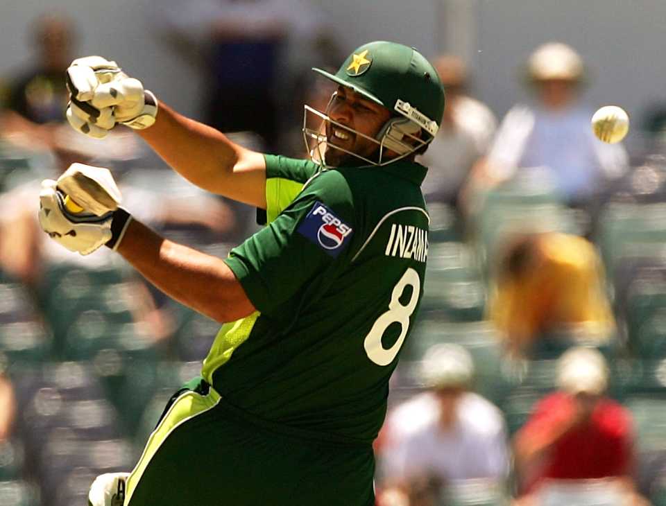 Inzamam-ul-Haq loses his bat, Pakistan v West Indies, VB Series, Perth, February 1, 2005