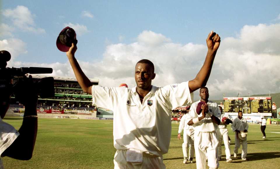 West Indies fast bowler Courtney Walsh celebrates after taking his 435th wicket, West Indies v Zimbabwe, 2nd Test, 4th day, Kingston, March 27, 2000