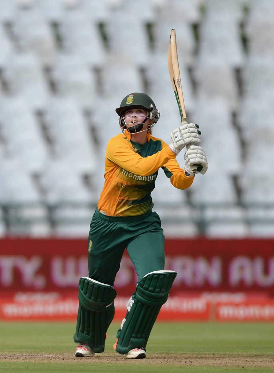 Dane van Niekerk launches one down the ground, South Africa Women v England Women, 2nd T20, Cape Town, February 19, 2016