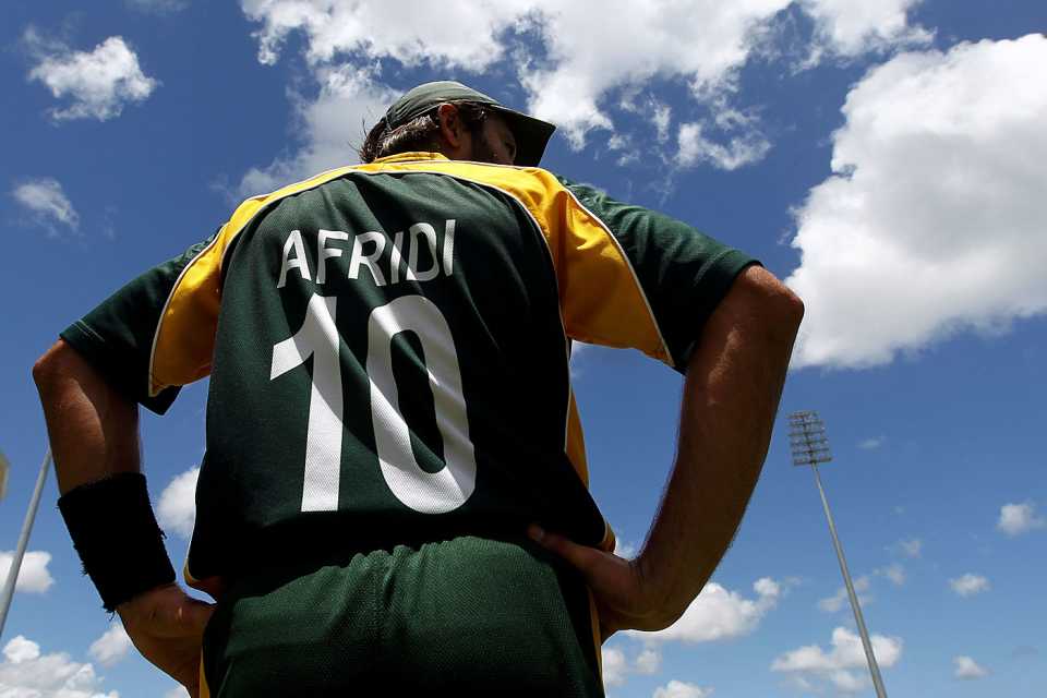 Jersey No. 10: Shahid Afridi takes the field, England v Pakistan, Group E, World T20, Barbados, May 6, 2010

