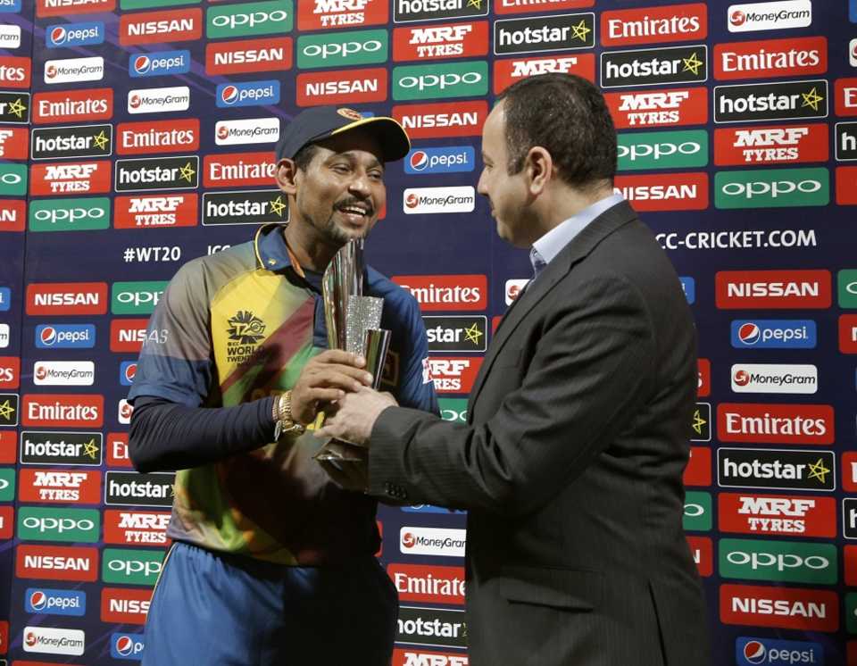 Tillakaratne Dilshan receives the Man-of-the-Match award, Afghanistan v Sri Lanka, World T20 2016, Group 1, Kolkata