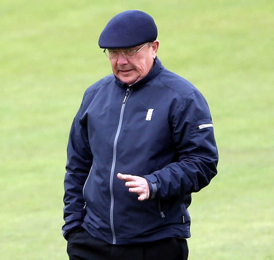 Ian Gould calls off play at Chester-le-Street