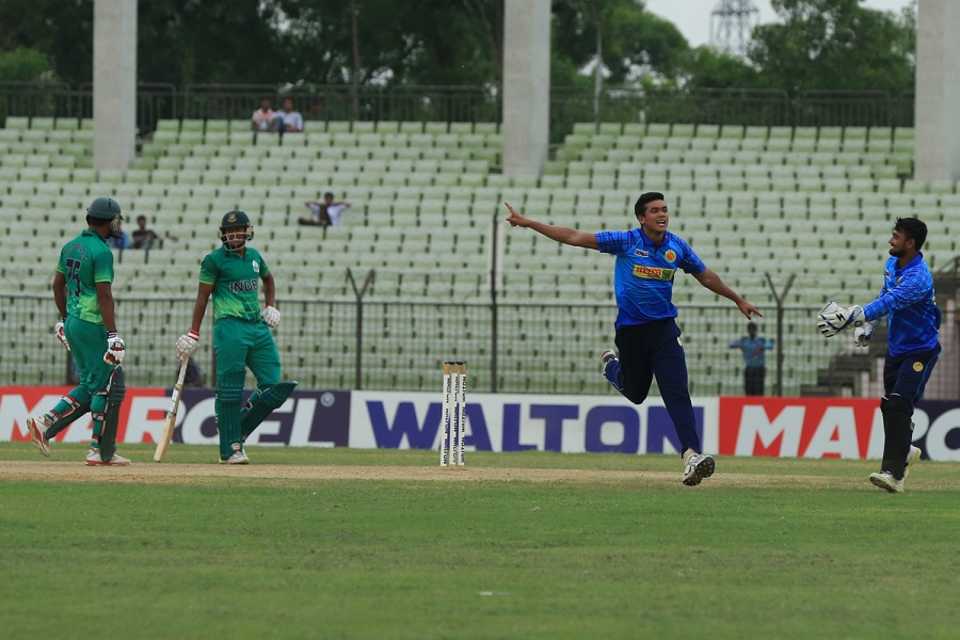 Taskin Ahmed picked up 2 for 29 in Abahani Limited's victory