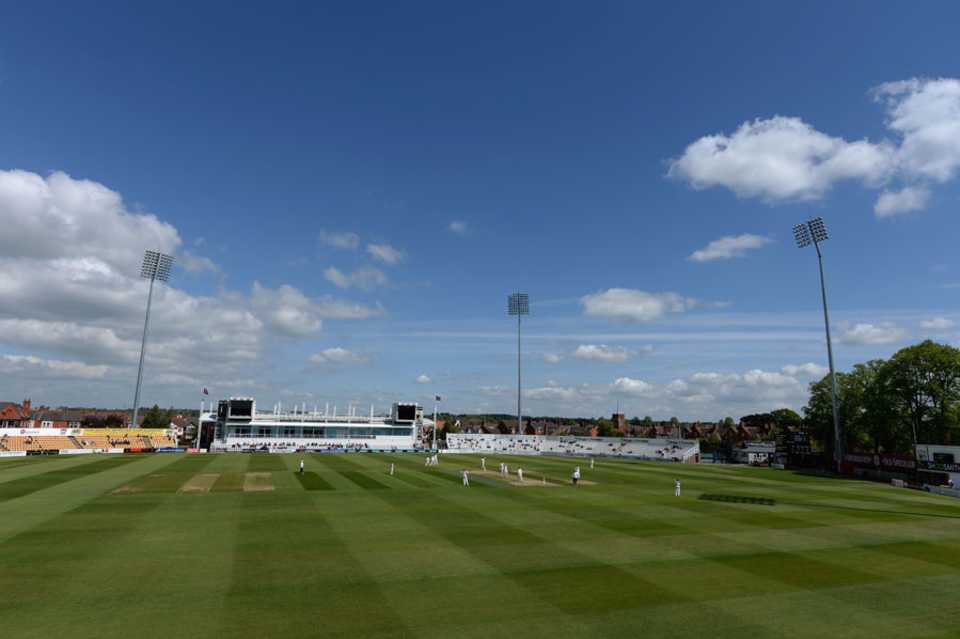 Kent asked for the toss and elected to bat under blue skies