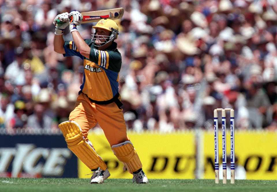 Adam Gilchrist hits over the top, Australia v India, Carlton & United series, January 12, 2000 