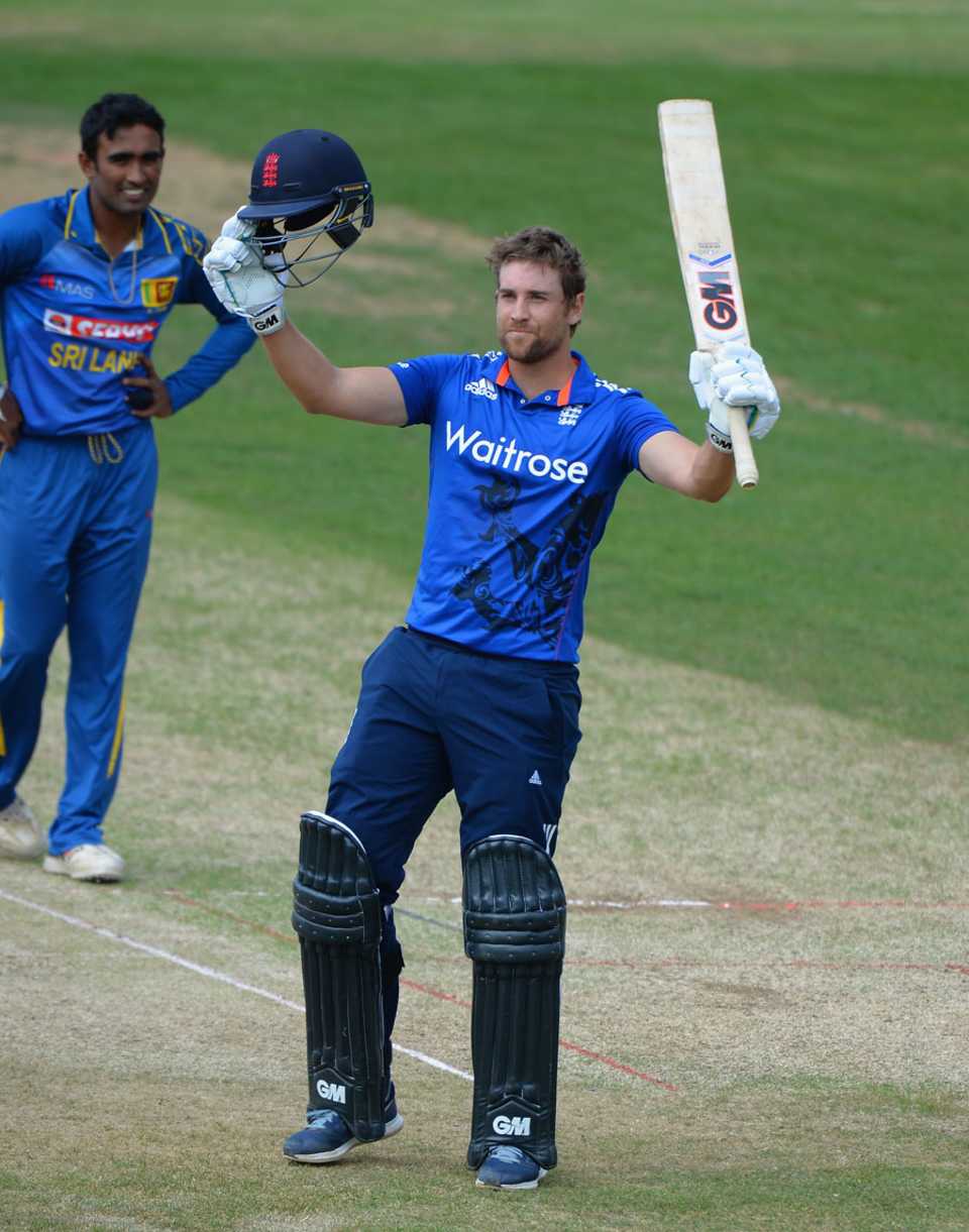 Dawid Malan reached his hundred from 92 balls