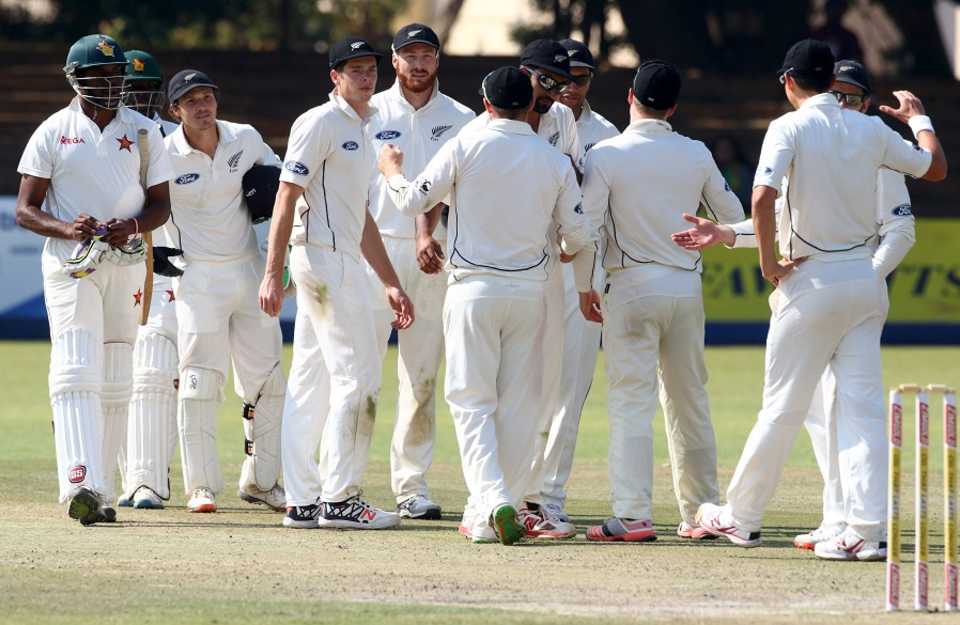 The New Zealand players get together after their innings win,  Zimbabwe v New Zealand, 1st Test, Bulawayo, 4th day, July 31, 2016