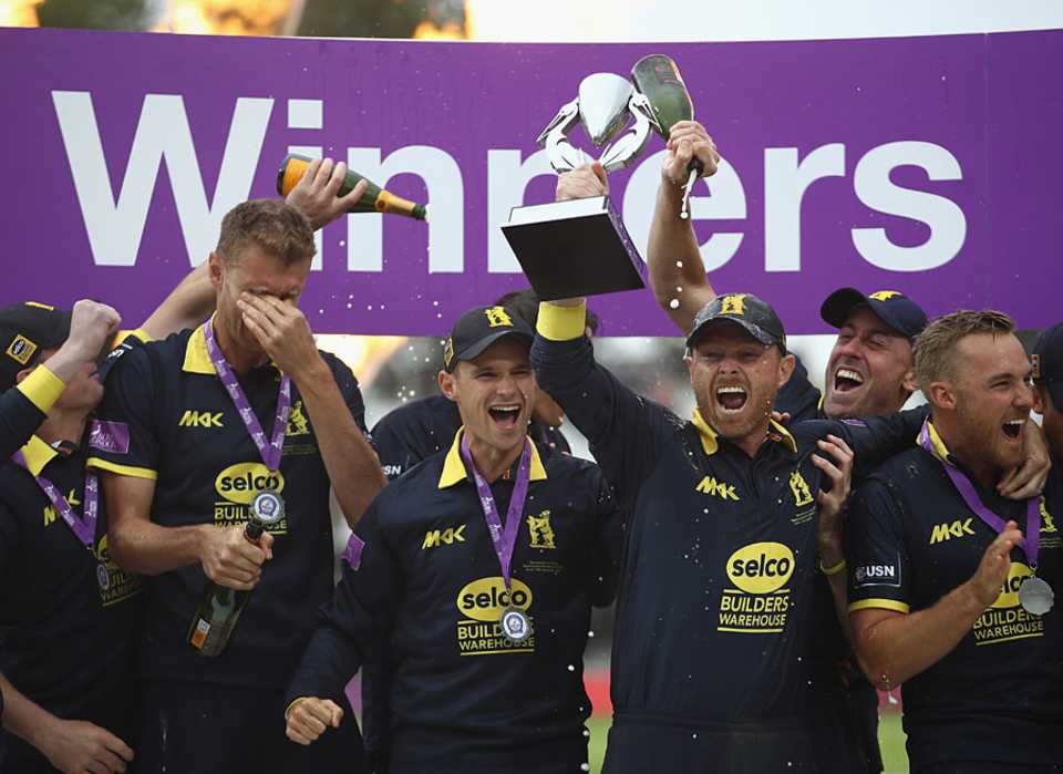 Ian Bell lifts the Royal London Cup, Surrey v Warwickshire, Royal London Cup Final, Lord's, September 17, 2016
