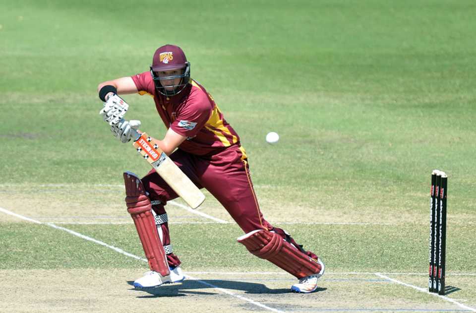Matt Renshaw anchored Queensland's chase with 88 off 109