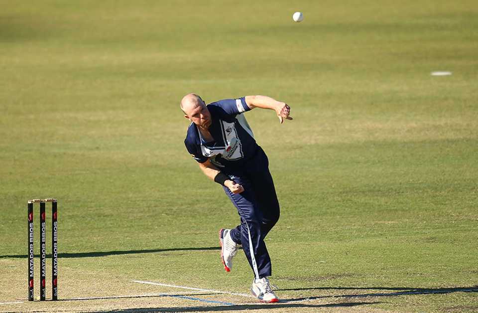 Michael Beer in his delivery stride
