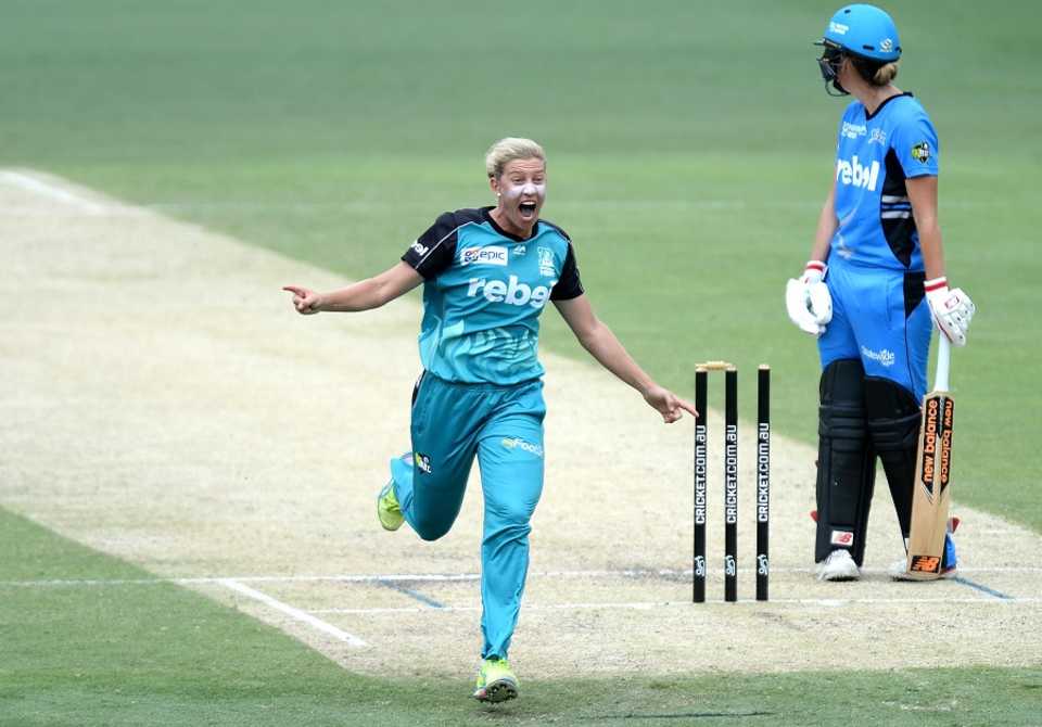Delissa Kimmince celebrates after taking a wicket