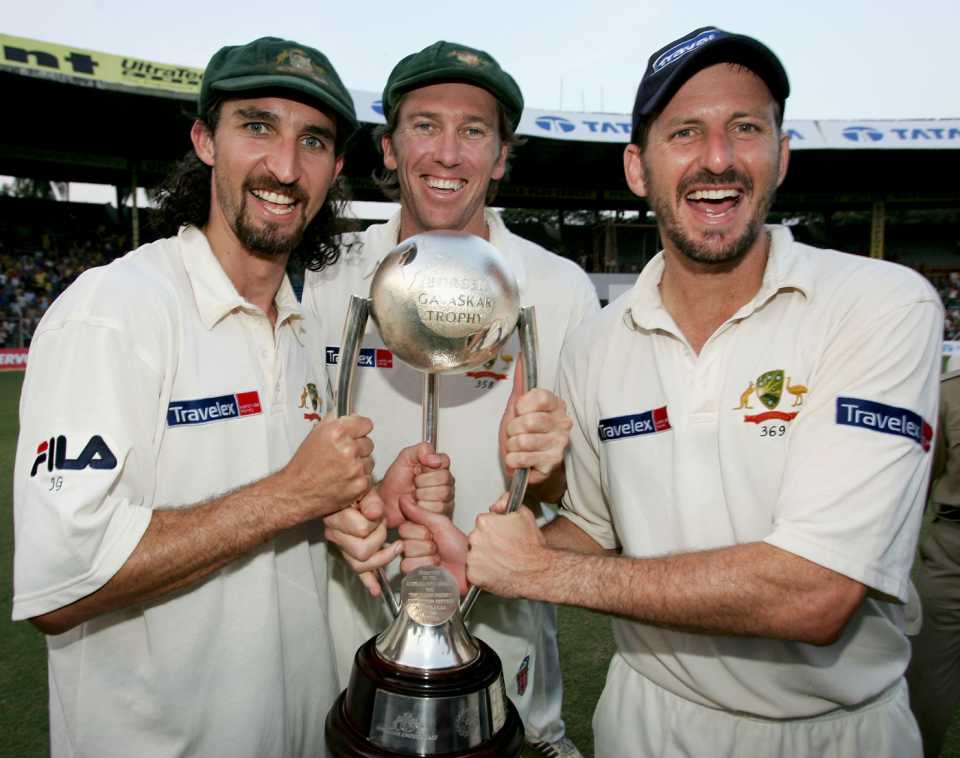 Jason Gillespie, Glenn McGrath and Michael Kasprowicz celebrate with the trophy, India v Australia, 4th Test, Mumbai, 3rd day, November 5, 2004