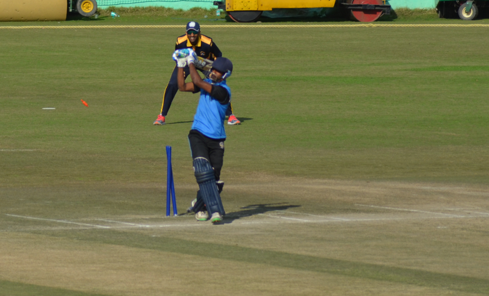 Sachin Shinde is bowled by Manpreet Gony, Punjab v Services, Inter State Twenty-20 Tournament, Dharamsala, February 1, 2017