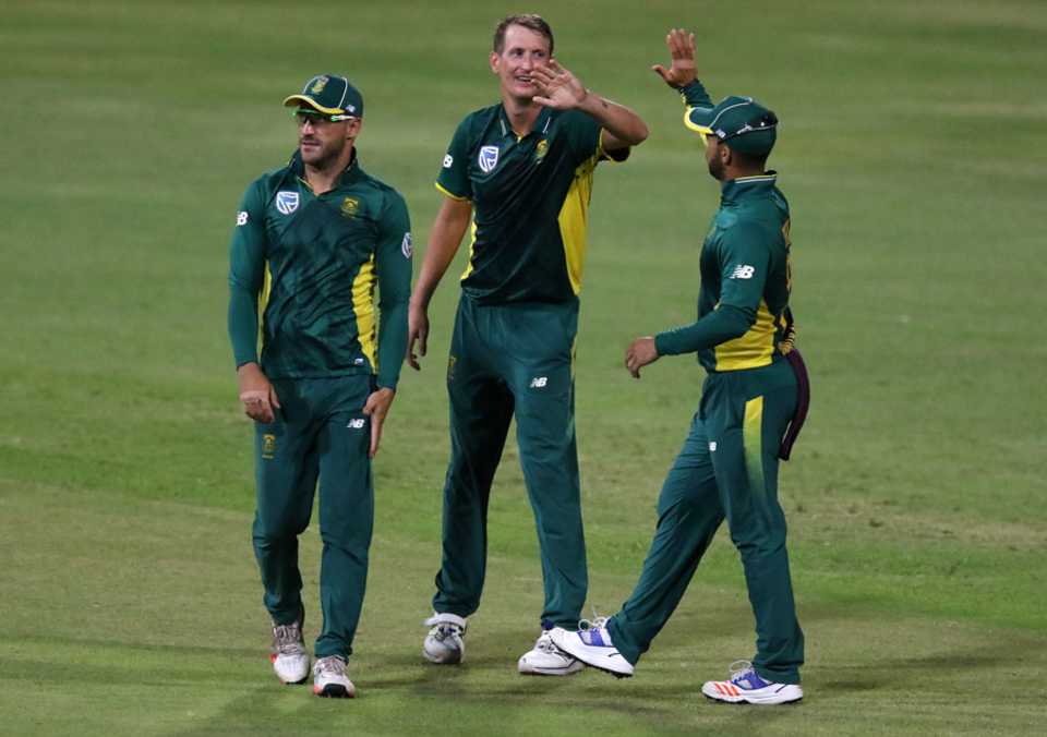 Chris Morris celebrates the wicket of Dinesh Chandimal, South Africa v Sri Lanka, 2nd ODI, Durban, February 1, 2017