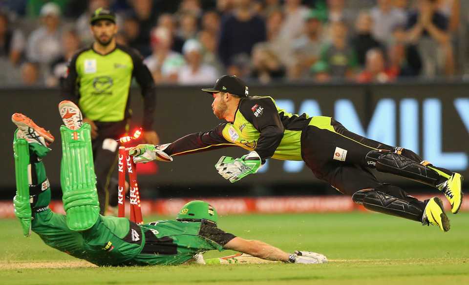 Chris Hartley attempts to run out James Faulkner