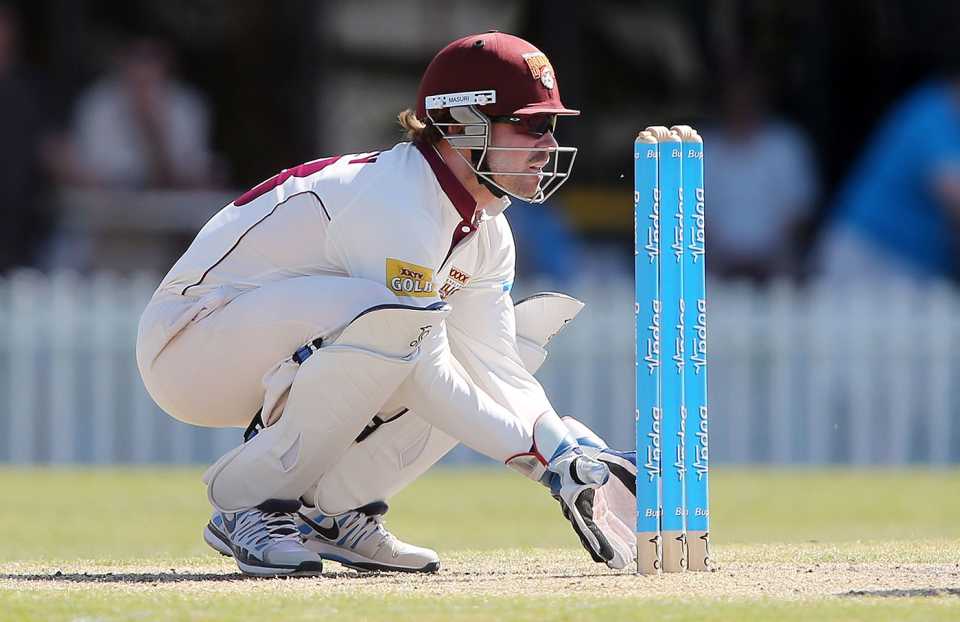 Chris Hartley keeps wicket, South Australia v Queensland, Sheffield Shield, Adelaide, 4th day, November 2, 2013