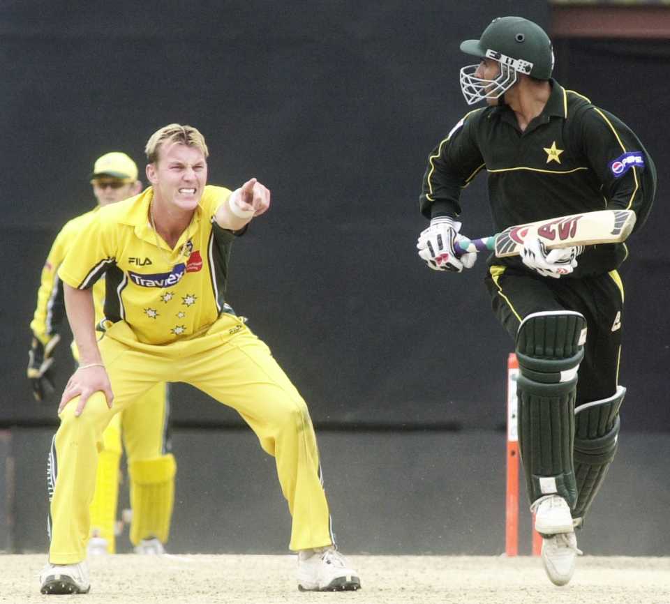 Brett Lee appeals, Australia v Pakistan, Nairobi, September 7, 2002.