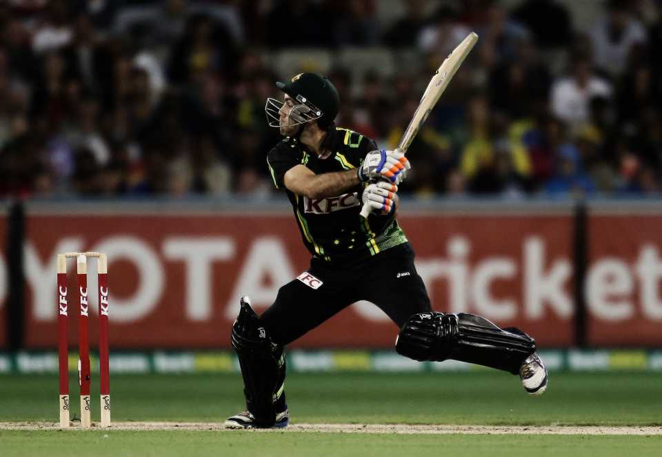 Glen Maxwell cuts over point for four Australia v Sri Lanka, 2nd T20, Melbourne, January 28, 2013