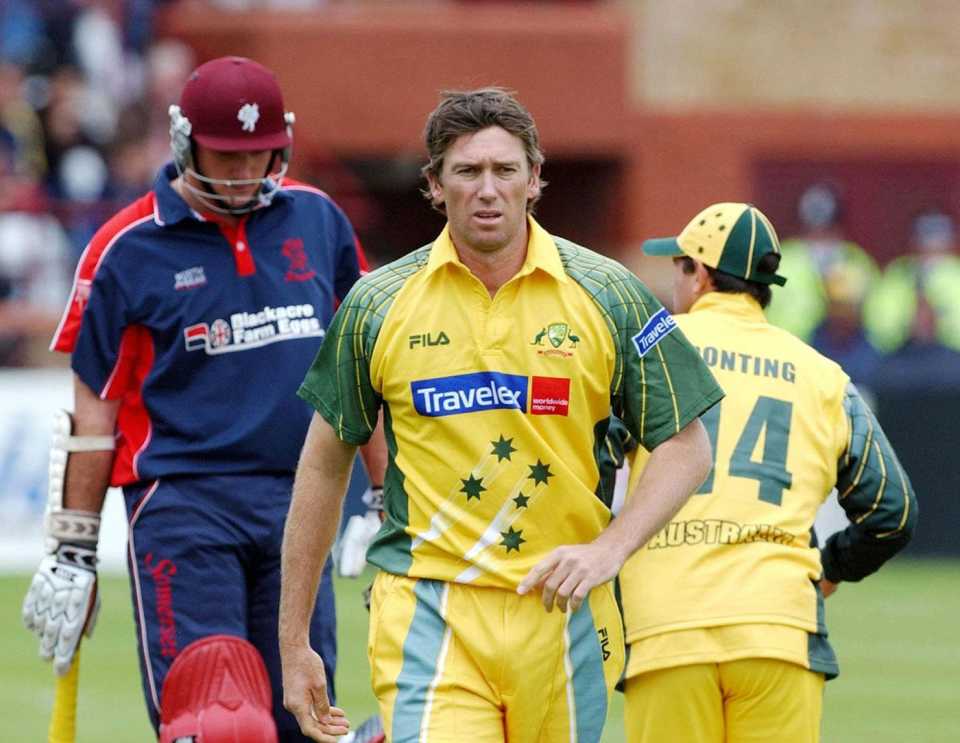 Glenn McGrath walks back to his mark, Somerset v Australians, Taunton, June 15, 2005