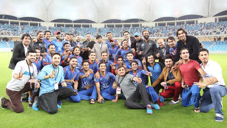 Afghanistan poses for a team photo with the tournament championship trophy, Afghanistan v Ireland, Desert T20, Final, Dubai, January 20, 2017