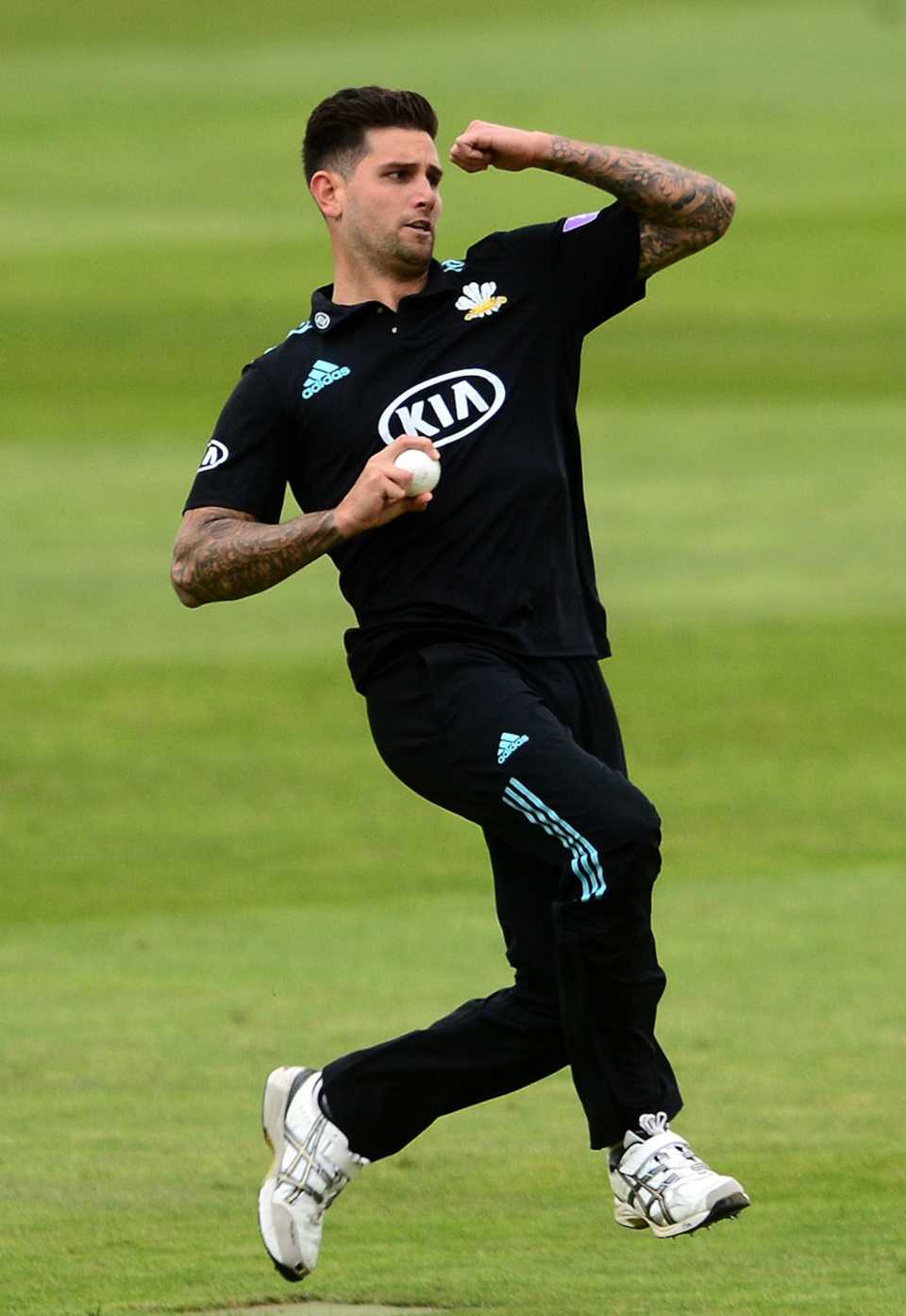 Jade Dernbach was left unrewarded as Somerset recovered from 22 for 5, Somerset v Surrey, Royal London Cup, South Group, Taunton, April 28, 2017