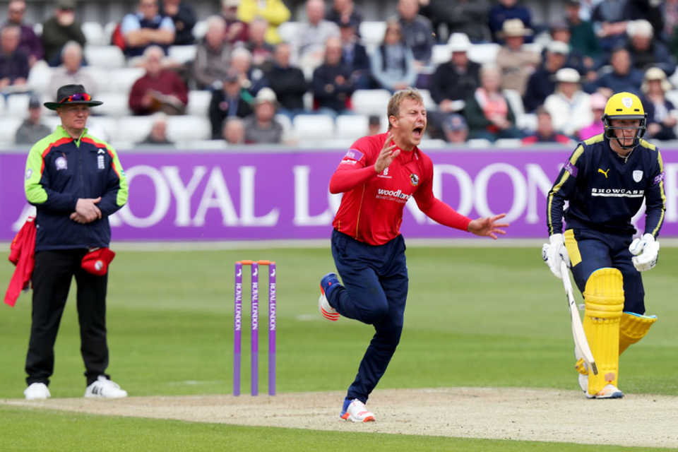Neil Wagner picked up a four-wicket haul, Essex v Hampshire, Royal London Cup, South Group, Chelmsford, April 30, 2017