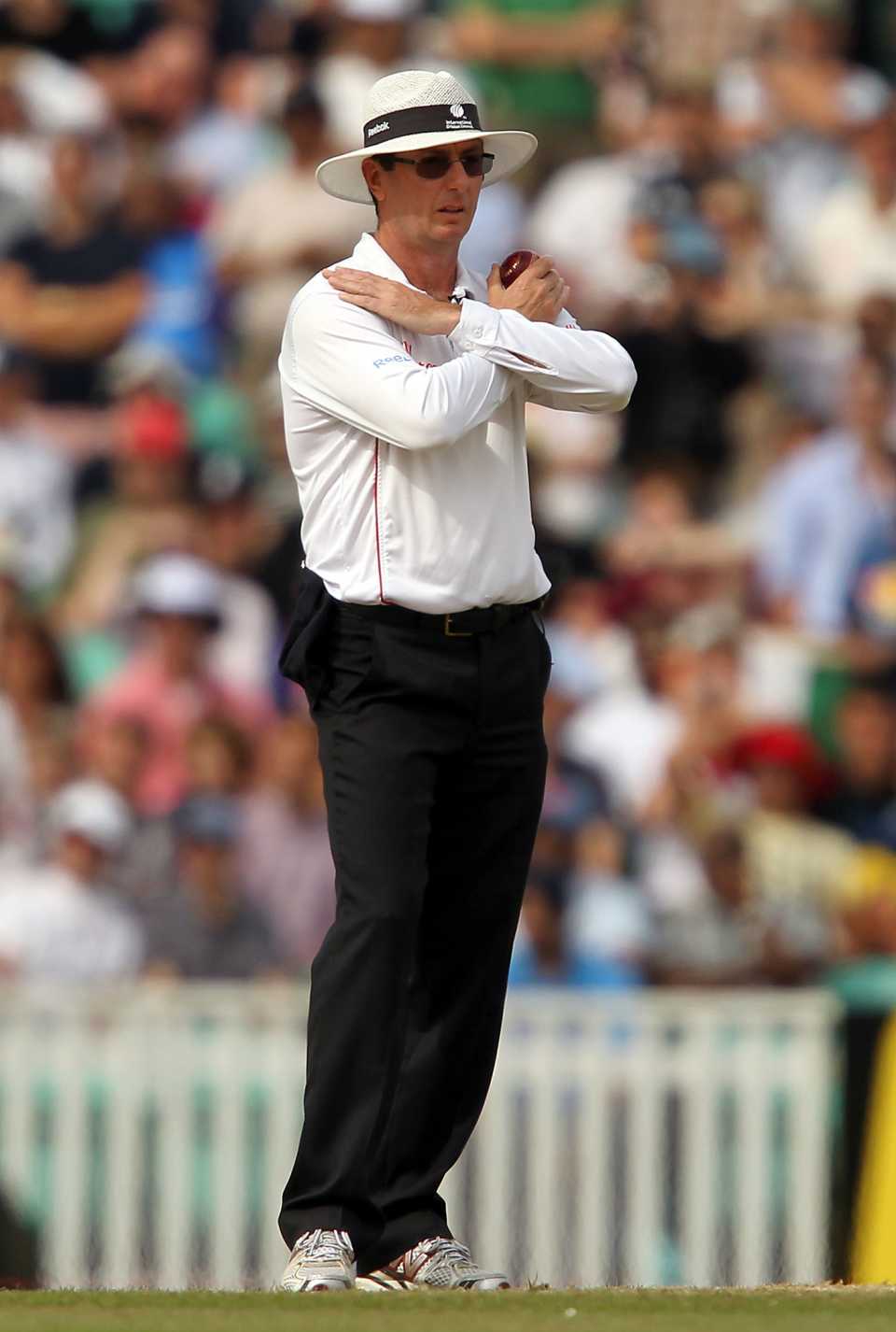 Umpire Rod Tucker signals a decision overturned on review, England v India, 4th Test, day five, The Oval, August 22, 2011