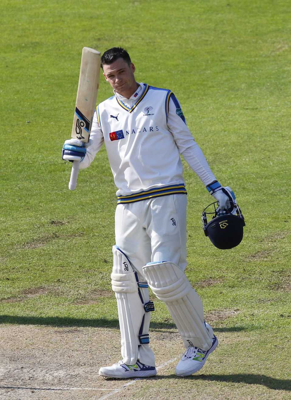 Peter Handscomb smashed a rapid hundred during the evening session