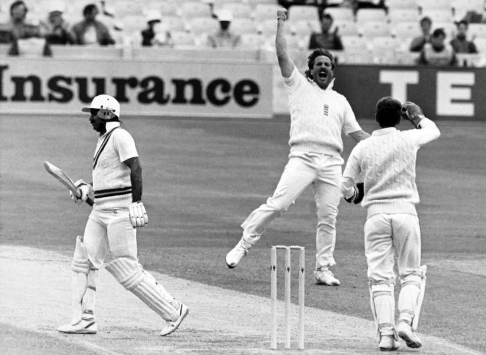Ian Botham celebrates the wicket of Javed Miandad