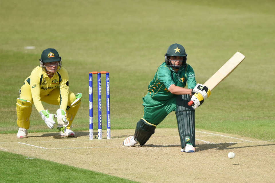 Sana Mir gets down for a reverse sweep, Pakistan v Australia, Women's World Cup, Leicester, July 5, 2017