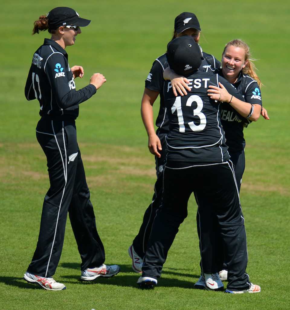 Leigh Kasperek opened the bowling and troubled the West Indies batting, West Indies v New Zealand, Women's World Cup, Taunton, July 6, 2017