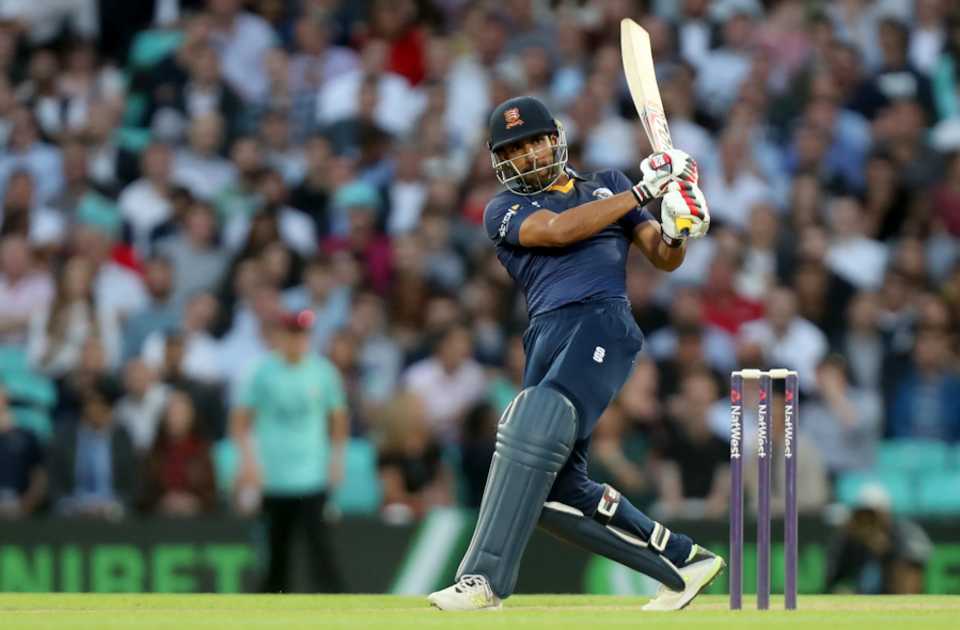 Ravi Bopara hits out during Essex's defeat