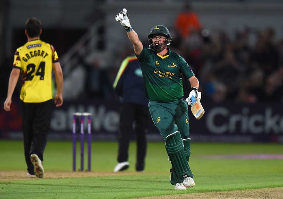 Steven Mullaney celebrates the winning runs which took Notts to Finals Day