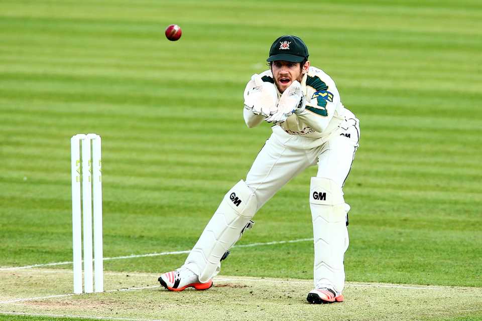Chris Read receives the ball, Middlesex v Nottinghamshire, County Championship Division One, Lord's, 2nd day, April 13, 2015