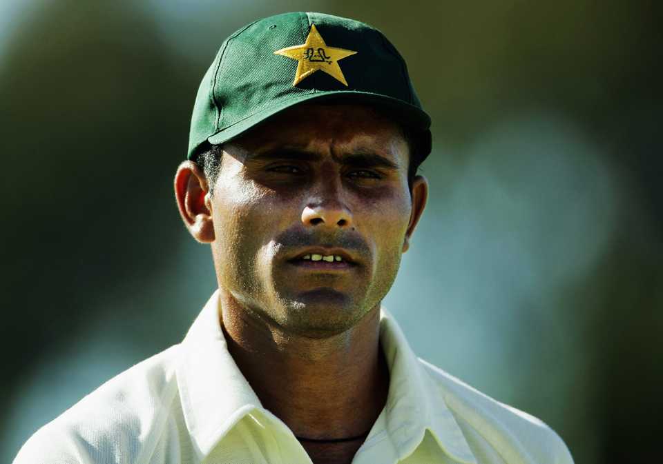 Abdul Razzaq during a tour game in Perth, Cricket Australia Chairman's XI v Pakistan, Lilac Hill, December 7, 2004