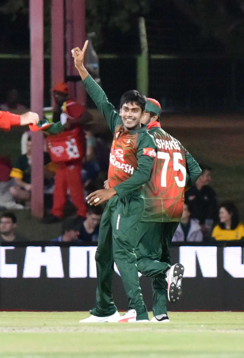 Mehidy Hasan Miraz bowled Hashim Amla inside the Powerplay, South Africa v Bangladesh, 1st T20I, Bleomfontein, October 26, 2017