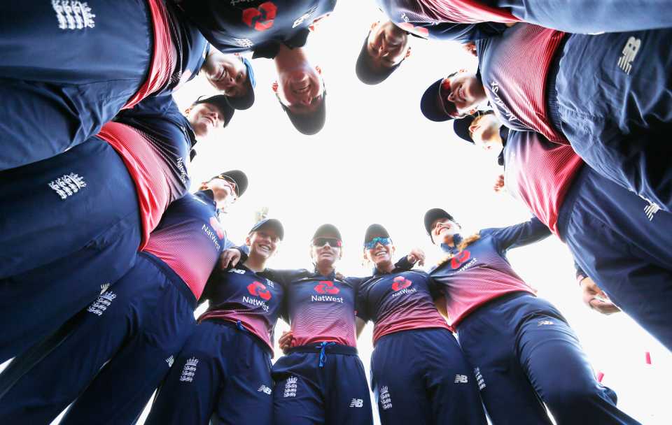 The England women's team got into a huddle ahead of the start of play