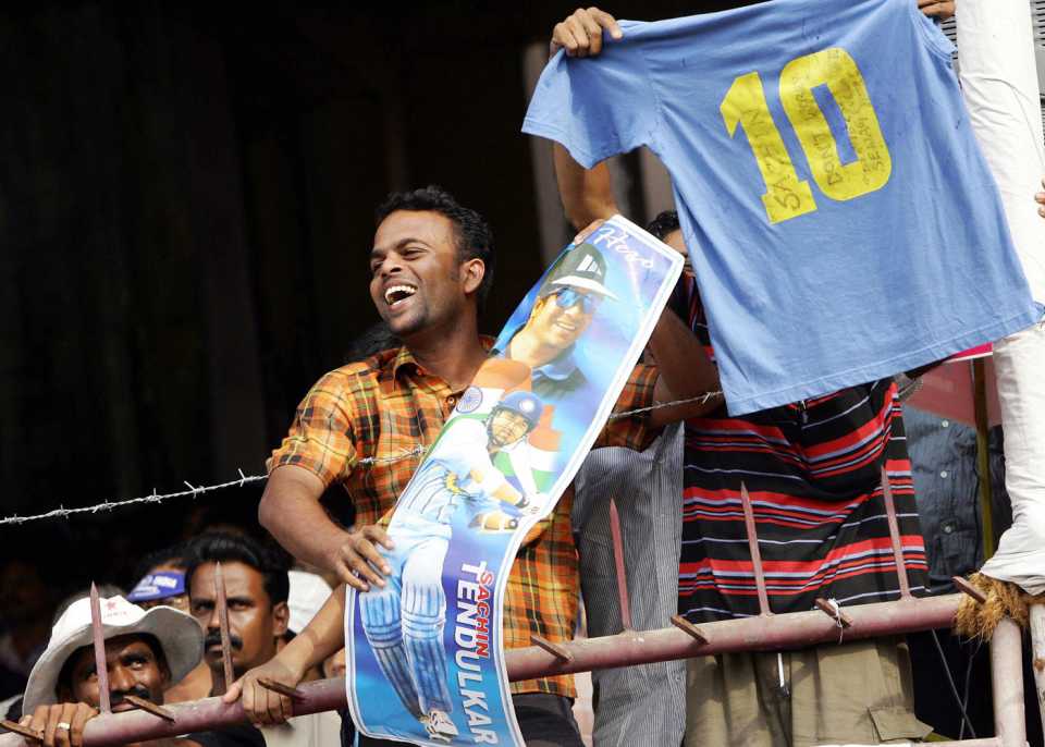 Fans in Kochi show their love for Sachin Tendulkar, India v Pakistan, 1st ODI, Kochi, April 2, 2005 