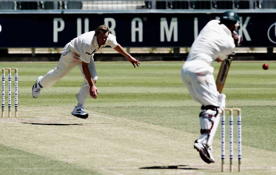 Brad Williams gets Gerard Denton on his toes, Western Australia v Tasmania, Pura Cup, Perth, 3rd day, December 9, 2003