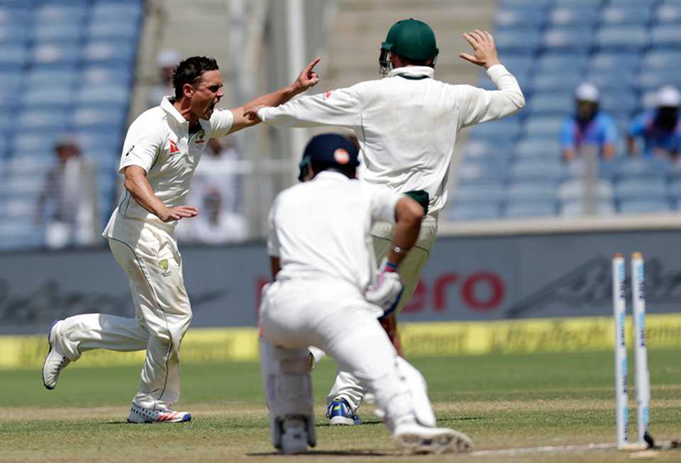 Steve O'Keefe bowled Virat Kohli with a straighter delivery, India v Australia, 1st Test, Pune, 3rd day, February 25, 2017